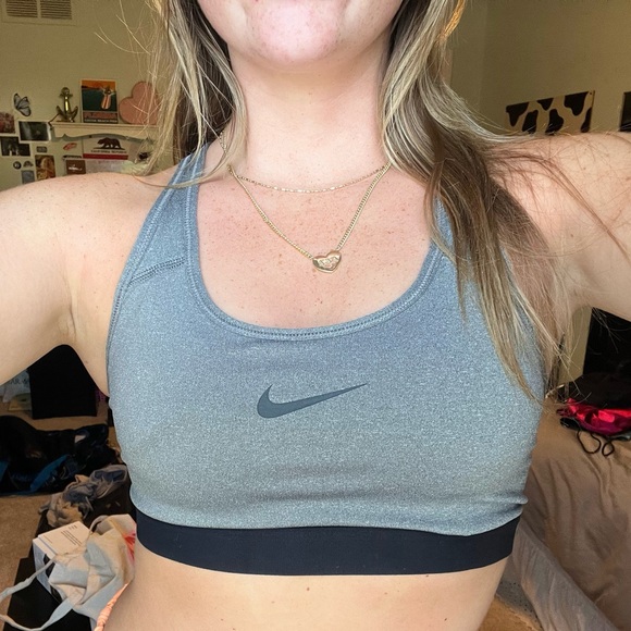 Nike bra - Picture 2 of 3